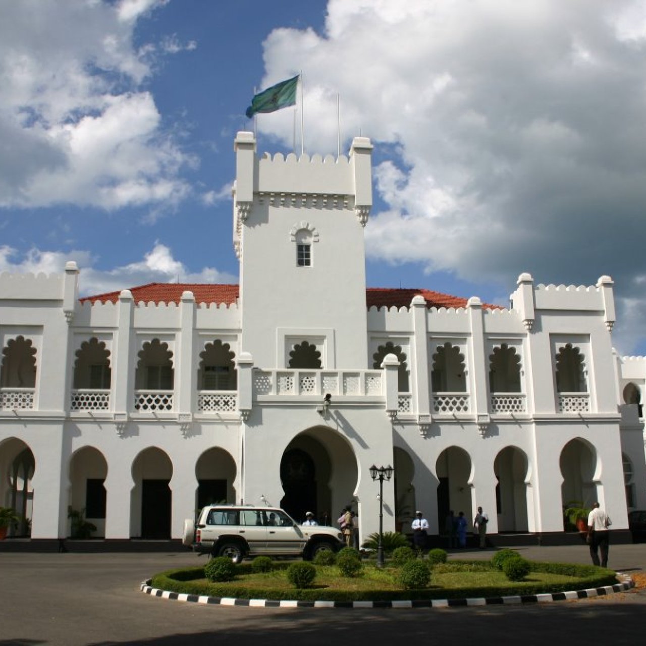 Suala la Makamu wa Rais kuwa Rais pindi Rais anapofariki inaleta hali ya kutoaminiana kisiasa