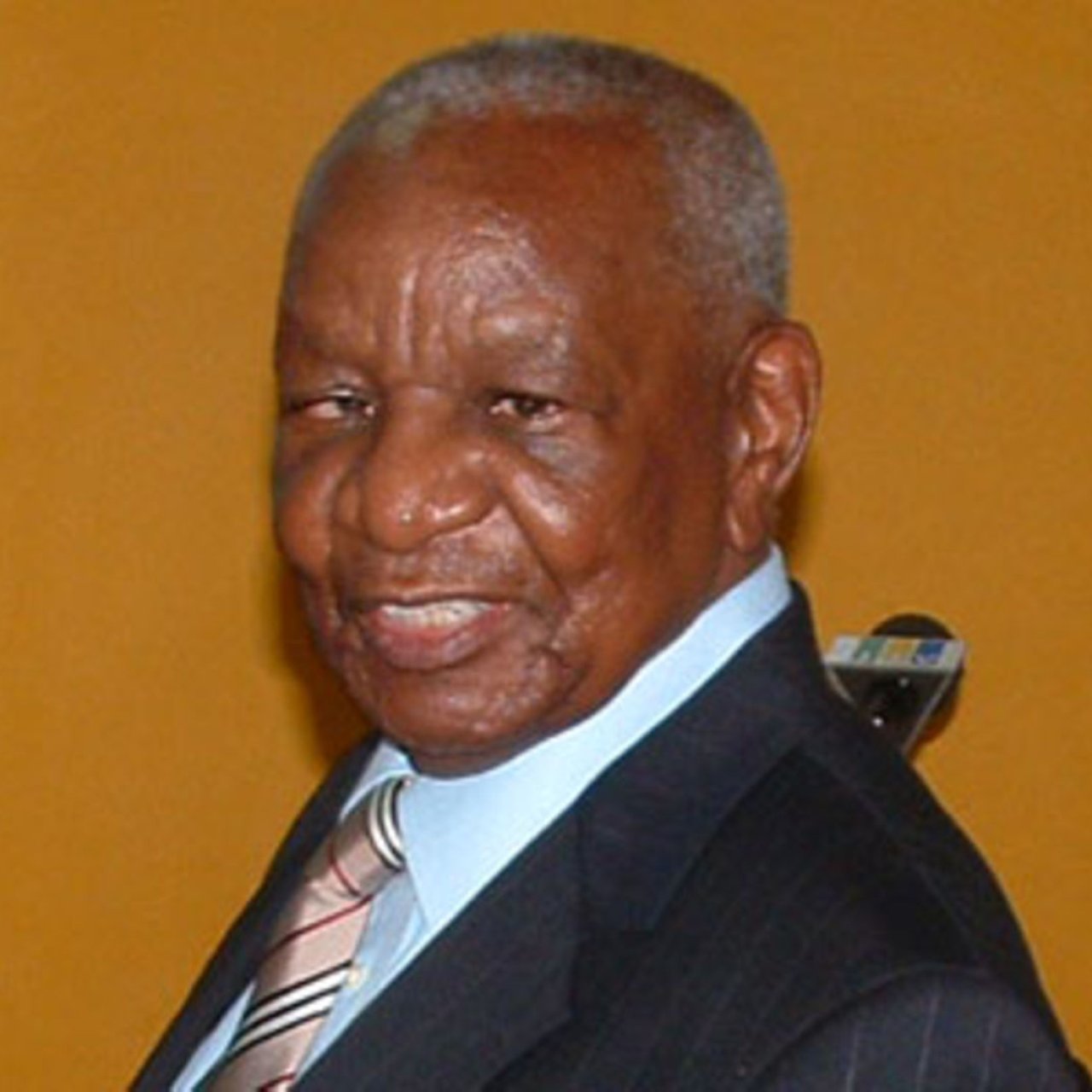 Mwasisi wa CHADEMA, Edwin Mtei afariki Dunia