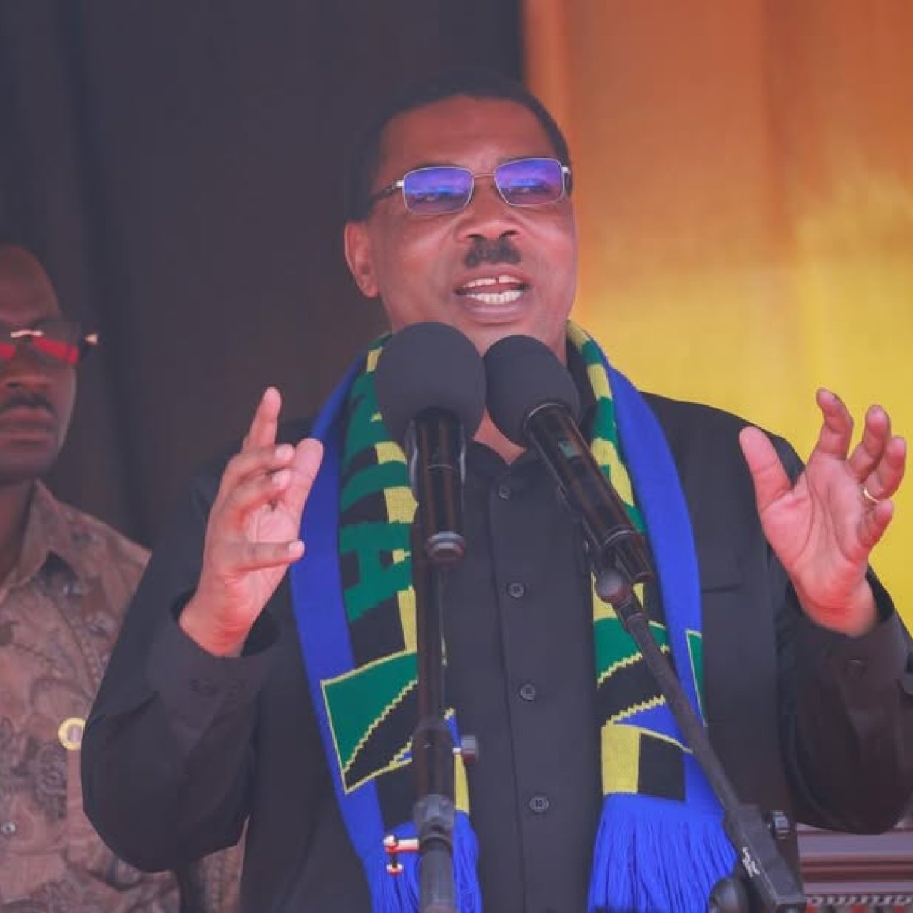 Mwigulu: Muuguzi aliyemfanyia mgonjwa upasuaji  nyumbani kwake afukuzwe kazi