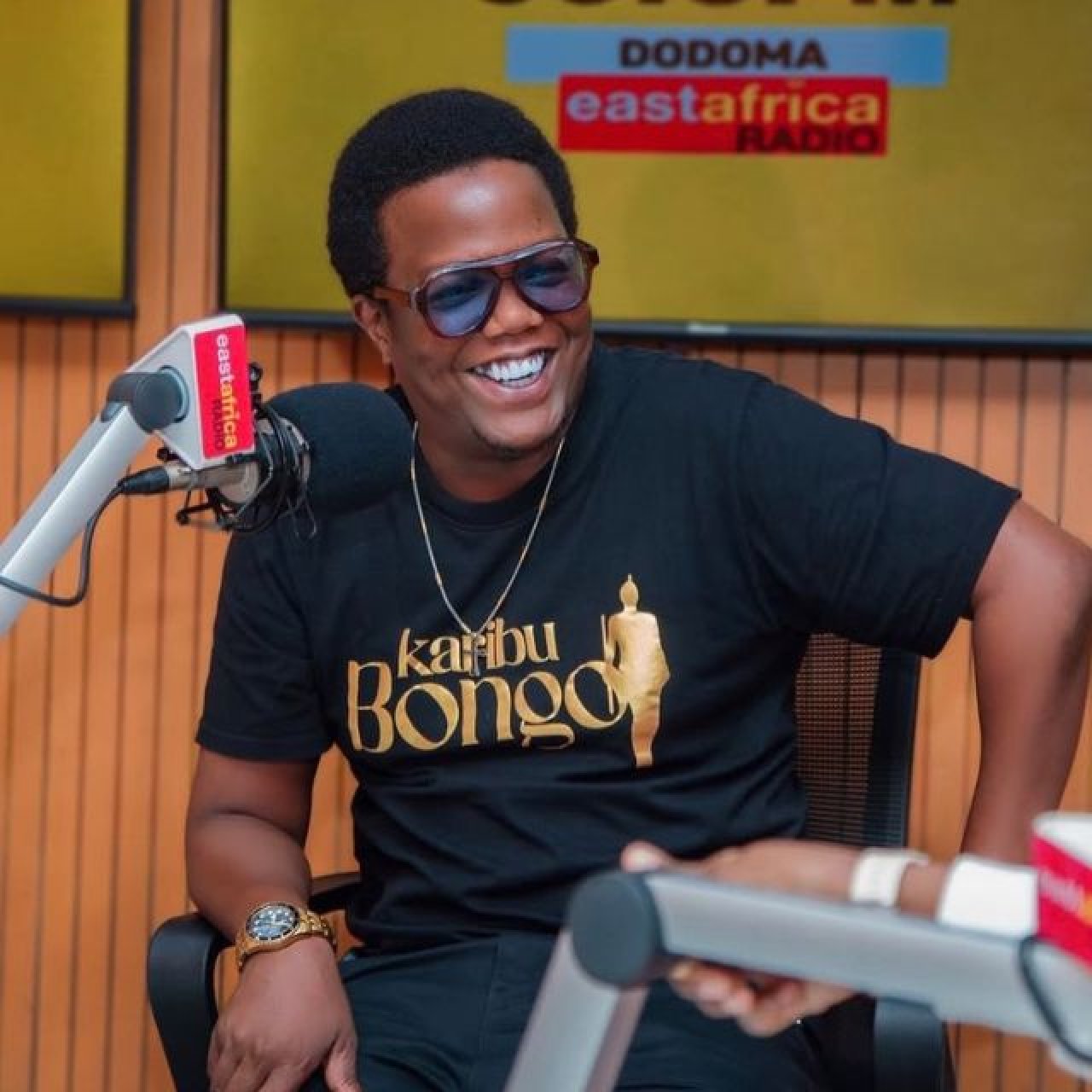 Msanii A.Y: Niwe mkweli suala la kutengeneza Mdundo wa Taifa, haliwezekani