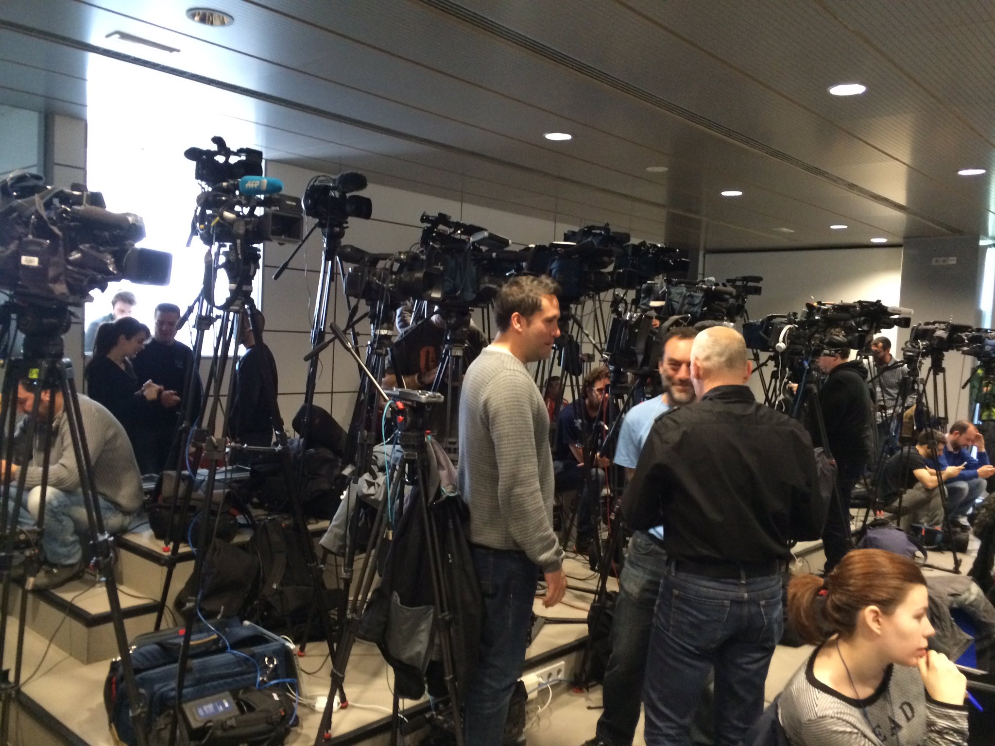 Cc8WpK_XIAAbhuH.jpg:large