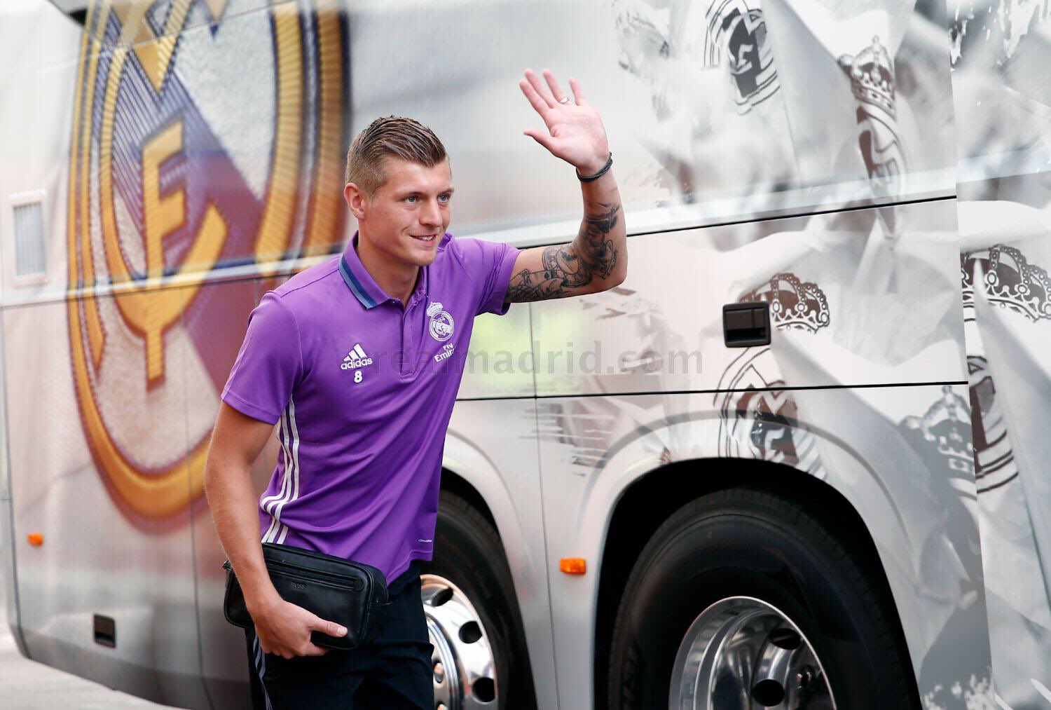 Cq2_ehyWIAAfl6H.jpg:large