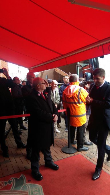 CCoqoBVWgAAlhfF.jpg:small