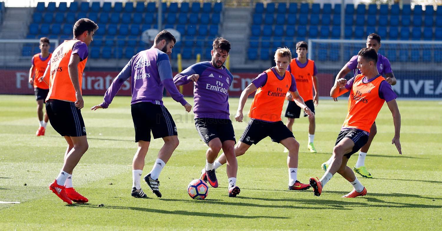 CthNbF_XYAAXu_i.jpg:large