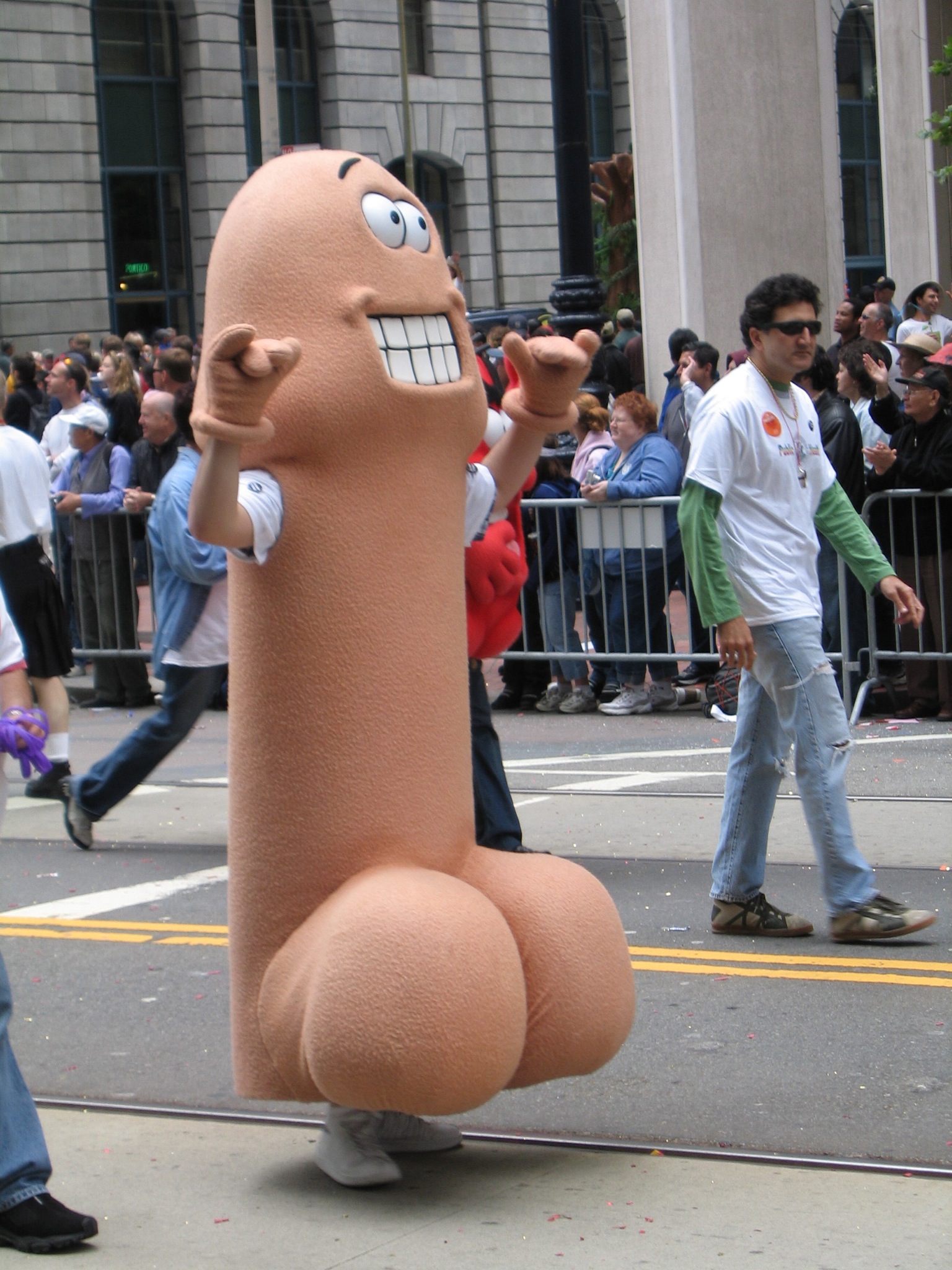 penis-in-miscare.jpg
