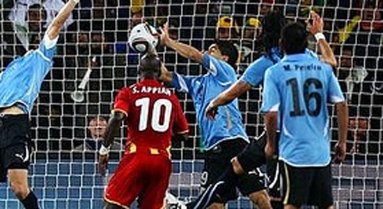 Suarez-Handball.jpg