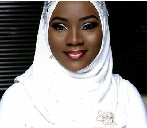 42771d5b908c59f9bfa5a0eb998281fe--black-beauty-hijab-style.jpg