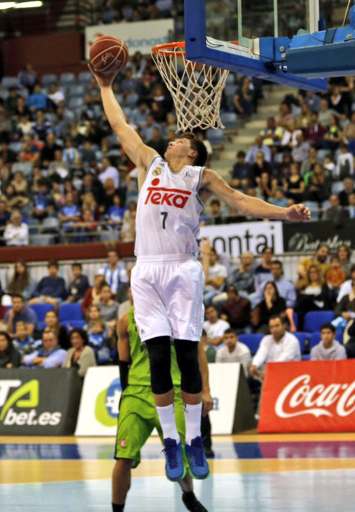 CRntYR_XAAA8gGB.jpg:large