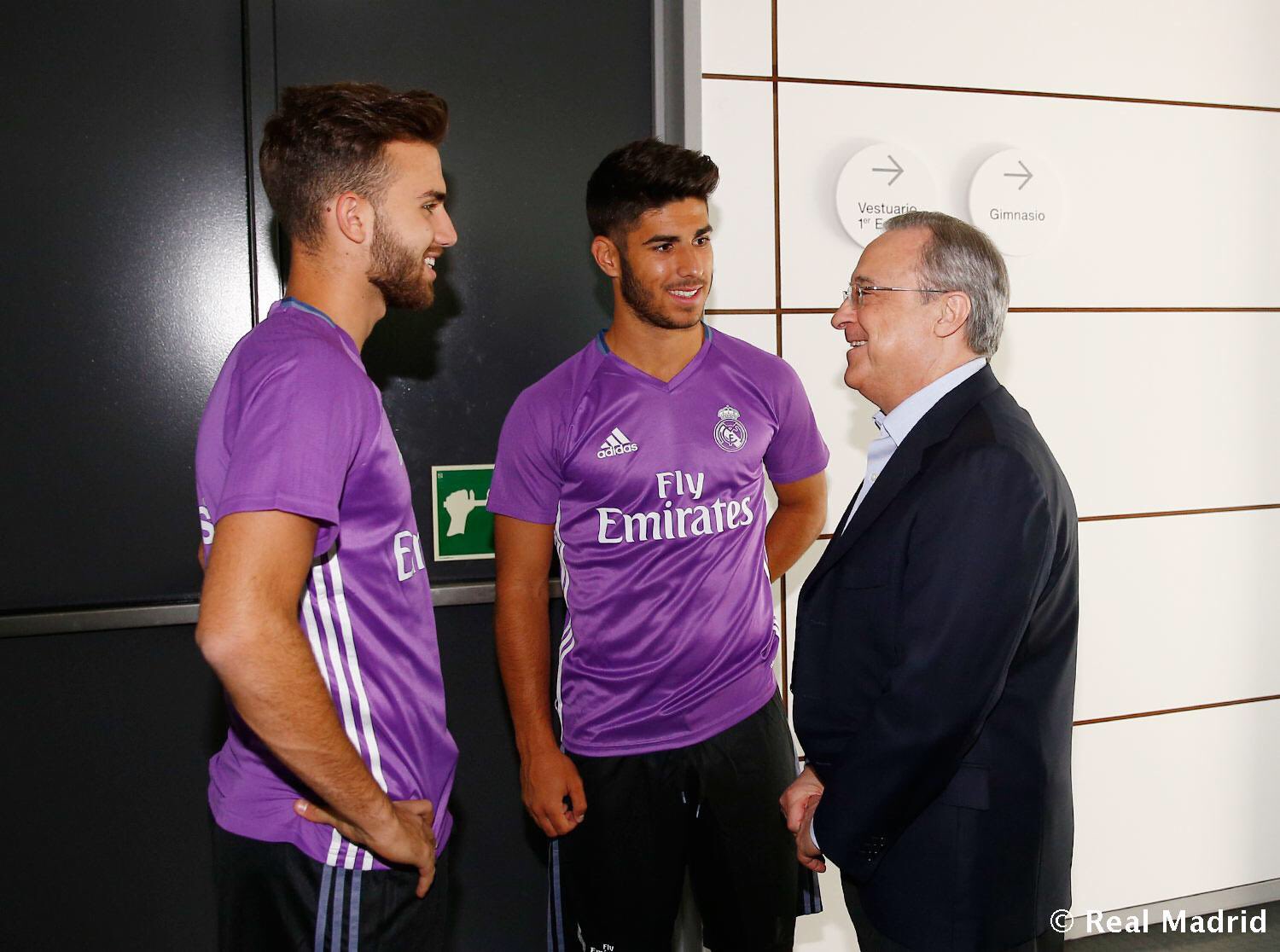 Cnex7_XWIAAGy4L.jpg:large