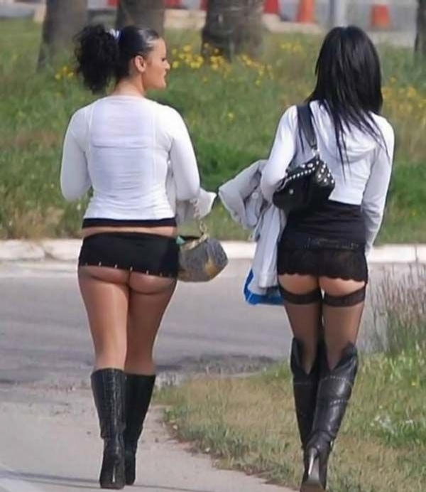 too-short-mini-skirts1.jpg