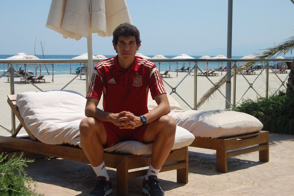 CnBAEV1XEAEf3Aw.jpg:large