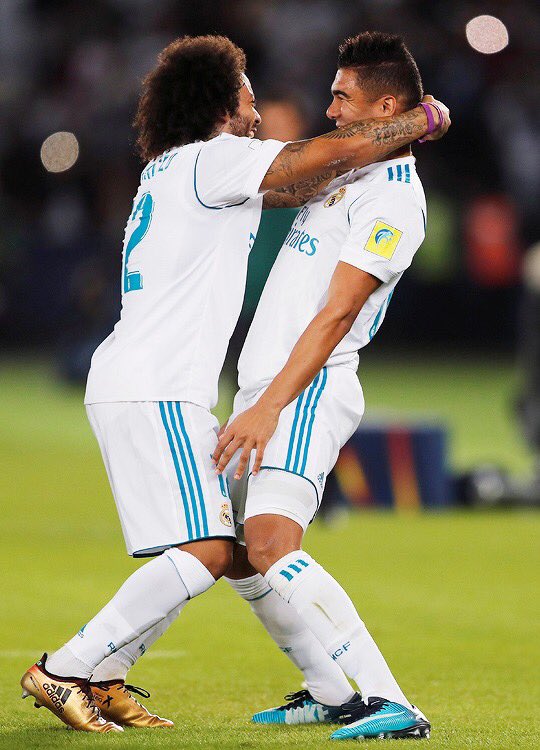 DRMb_R6X0AAj2i9.jpg:large