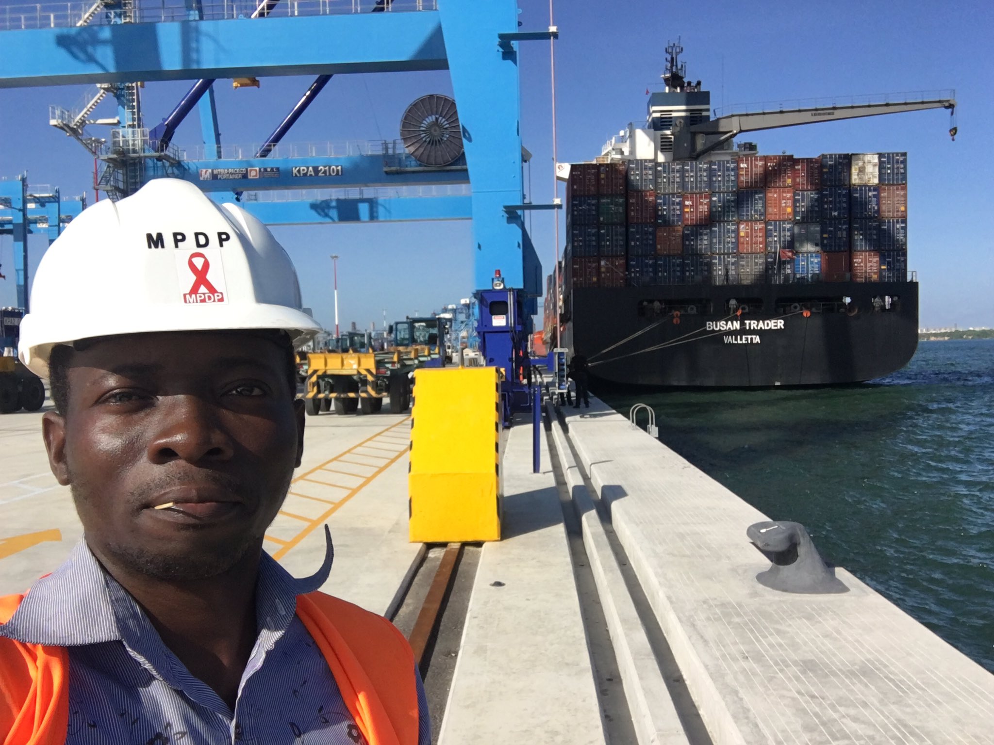 Cg4_R9-WsAE8nP0.jpg:large