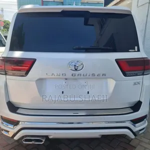 Toyota Land Cruiser 2024 White