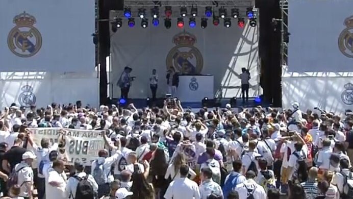 DeHcO3LX4AAMmo2.jpg:large