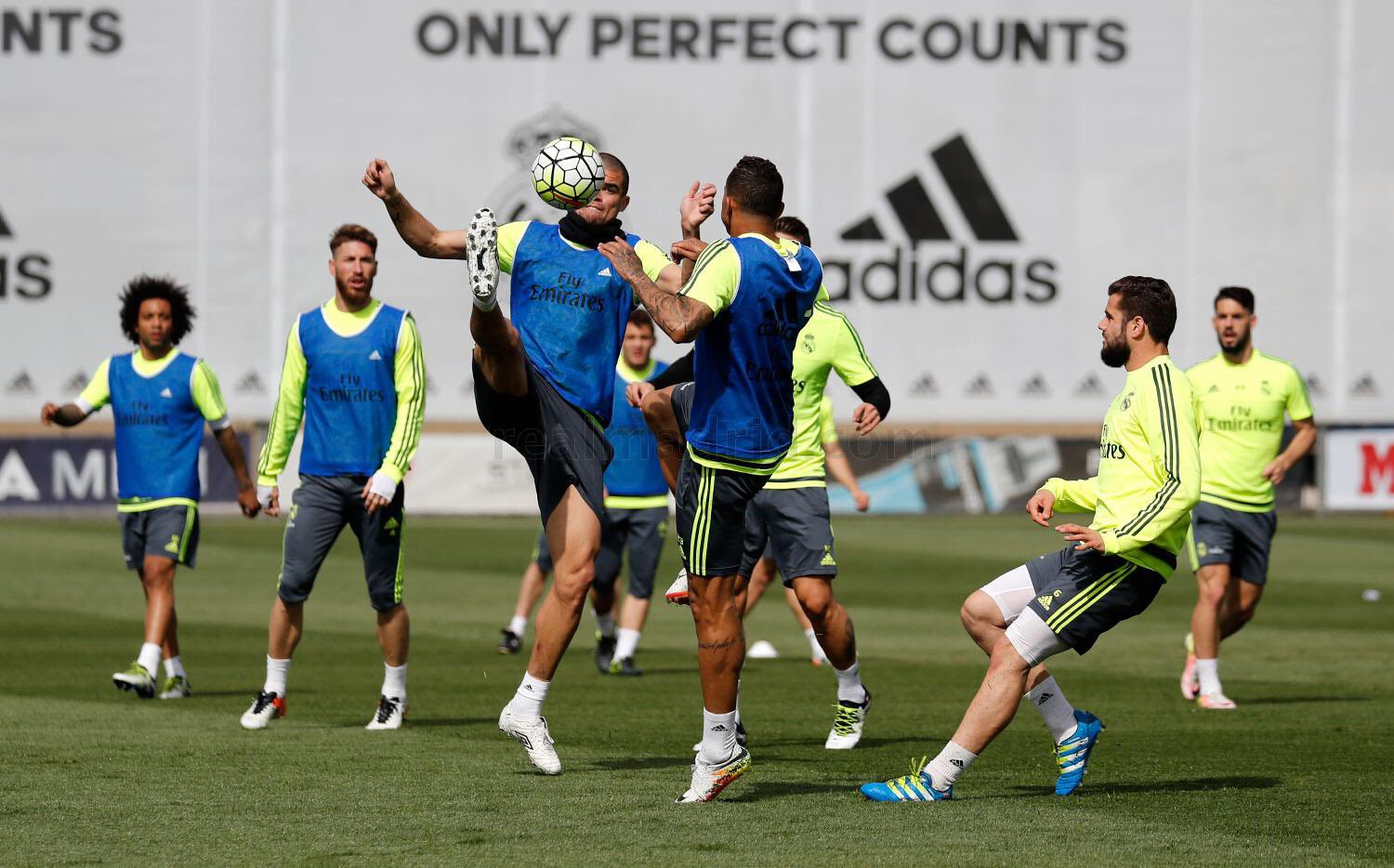 CgFEwTDXIAELY55.jpg:large