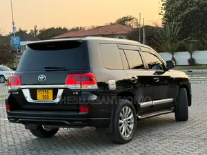 Toyota Land Cruiser 2011 Black