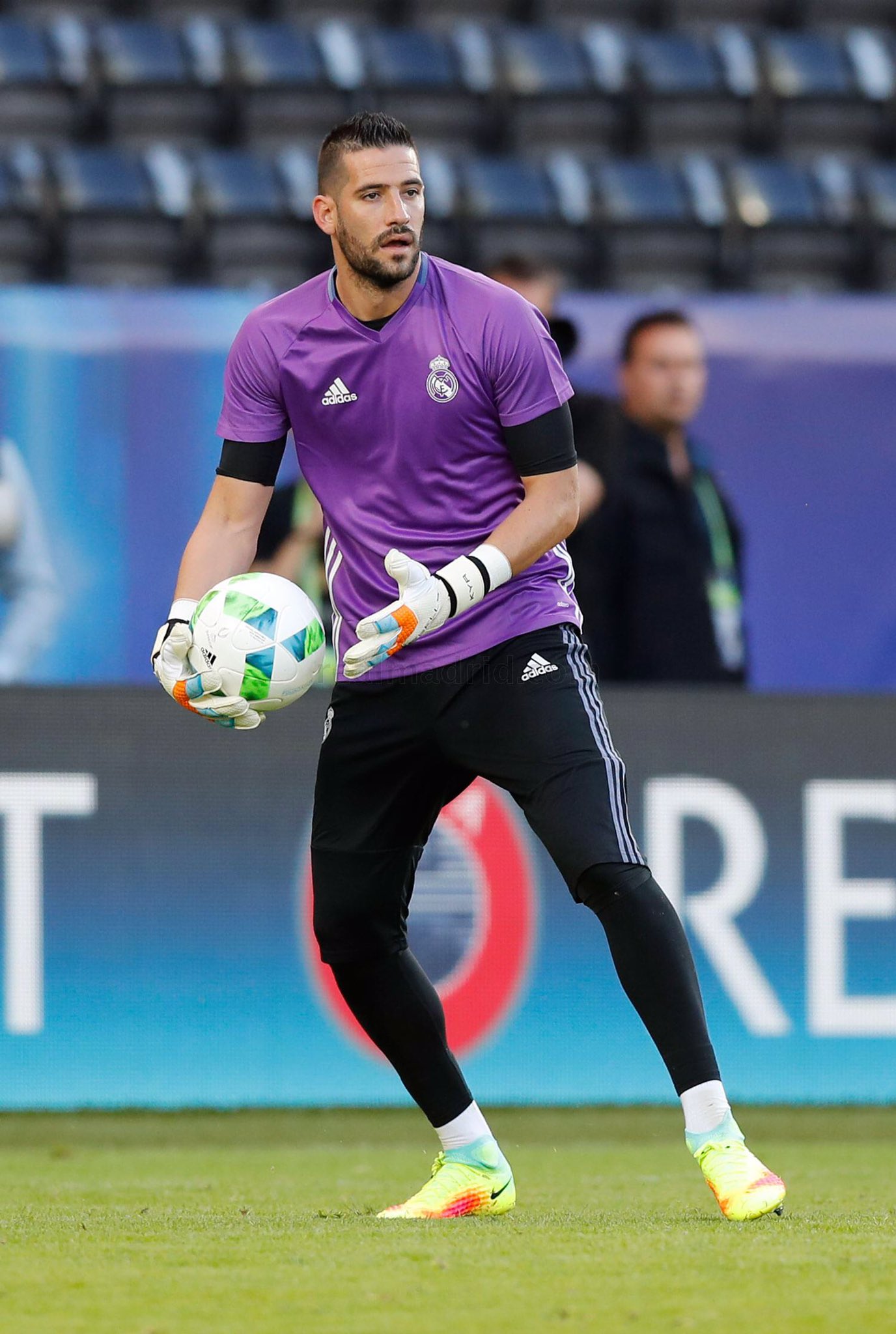 CpXIL5JWAAEOLKk.jpg:large