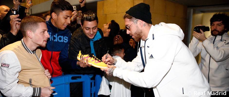 C1981_UWIAAyhzs.jpg:large