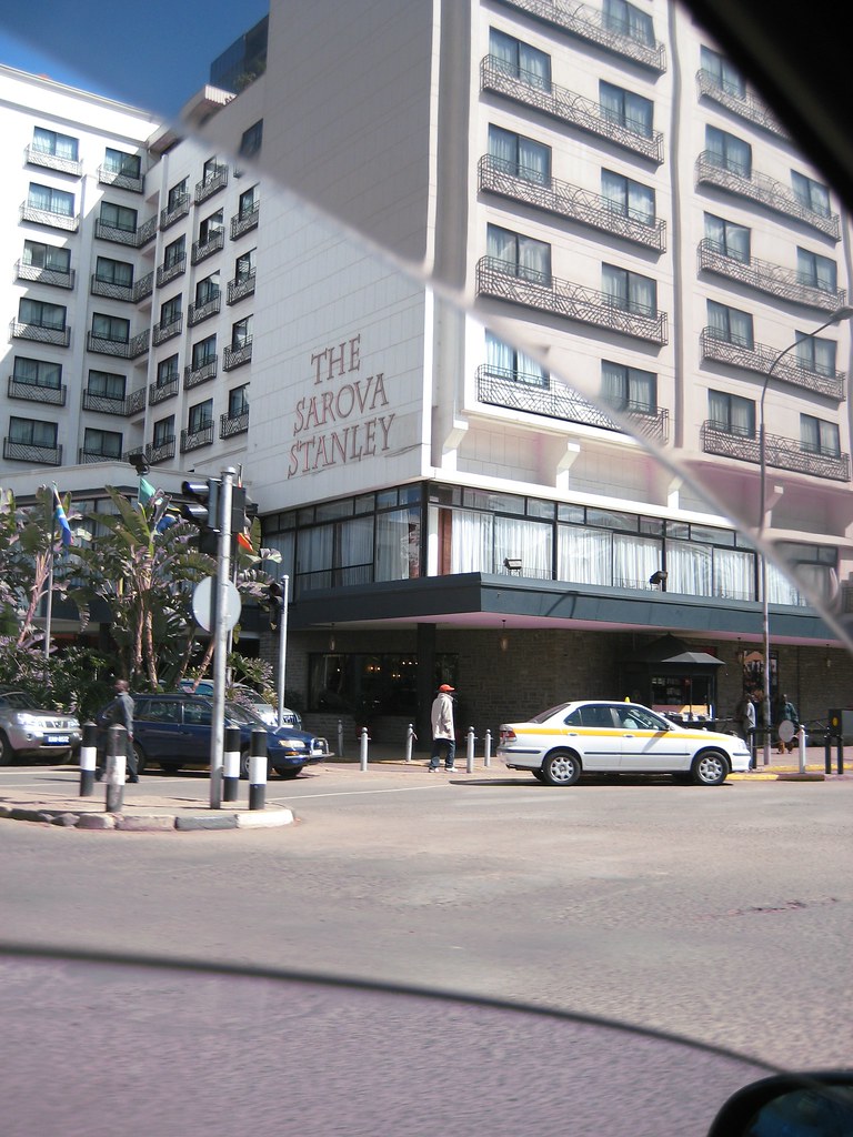 2452387622_49875d07f6_b.jpg