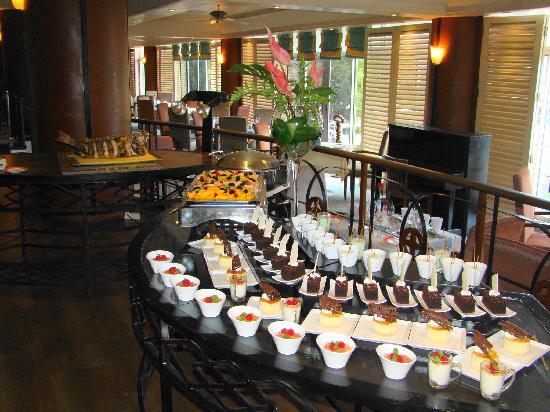 lunch-buffet-at-the-bandari.jpg