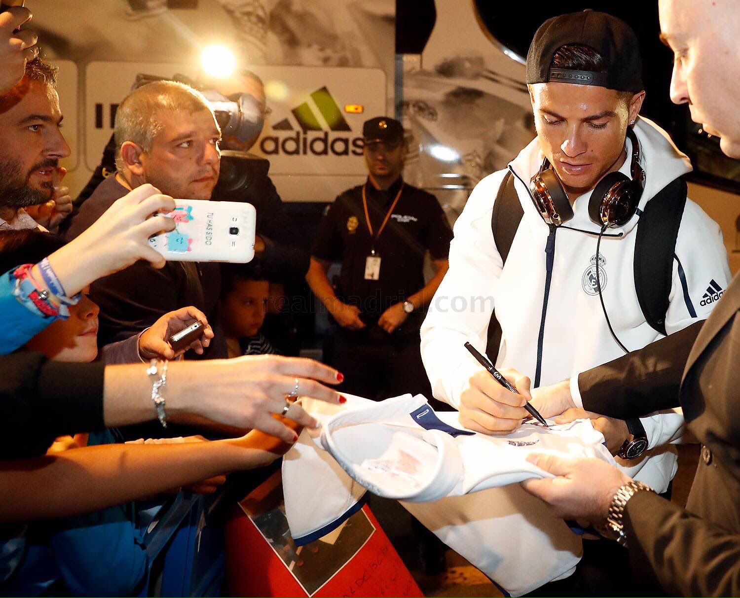 CuzaIzvW8AA9Voc.jpg:large