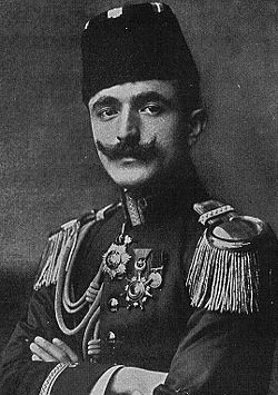 250px-Ismail_Enver.jpg
