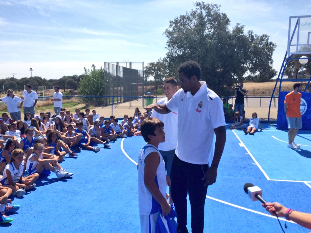 CN-W9haWgAABZbo.jpg:large