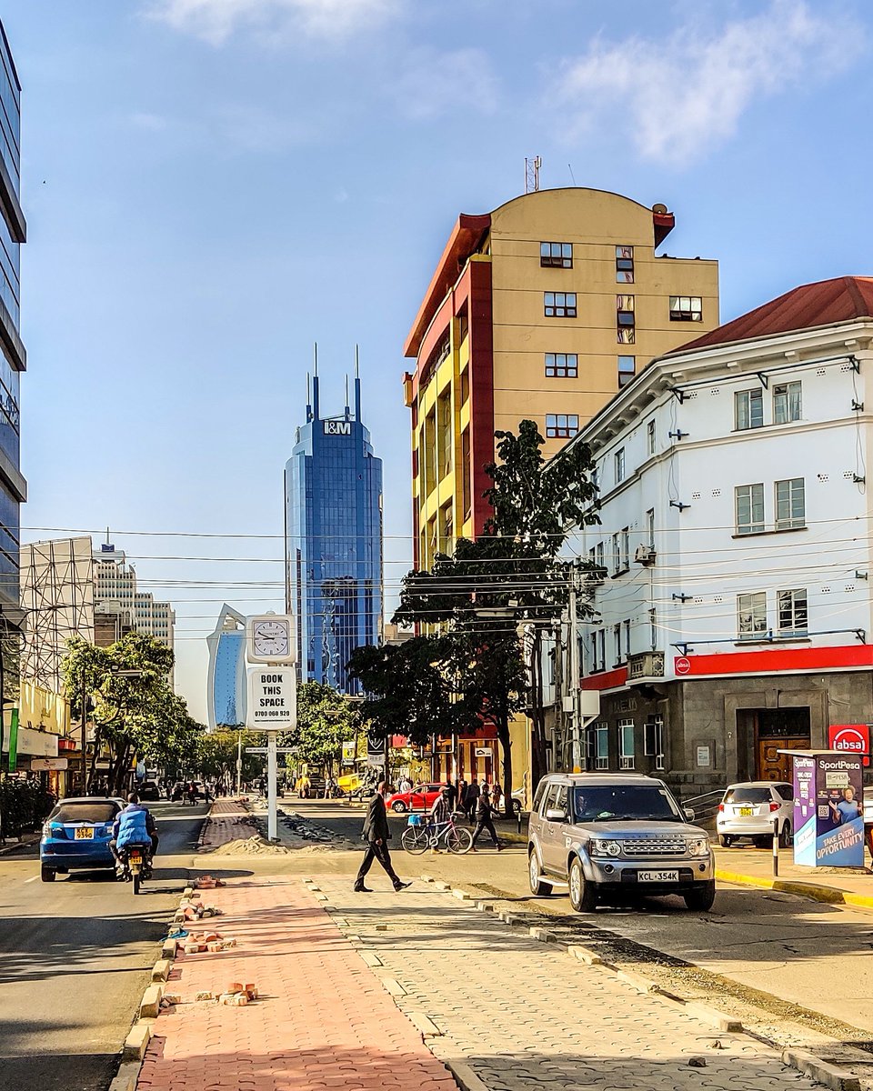 টুইটারে Mwangi Kirubi: "Roadside parkings have been removed along Muindi  Mbingu Street to make way for a median and better pedestrian access. Car  lanes have been reduced from two to one both