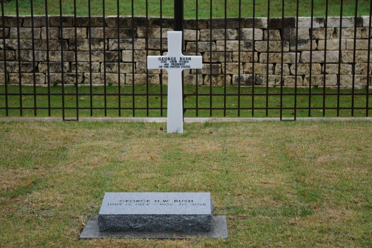 ghwbushgravesite9.jpg