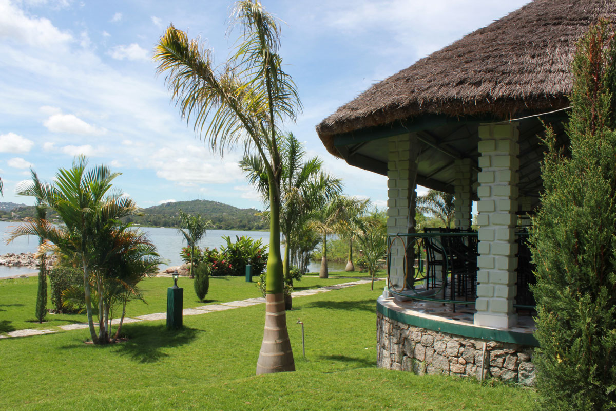 charcoal-ribs-resort.jpg