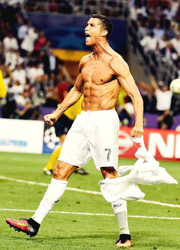 Cjk9IYDWEAUqy0G.jpg:large