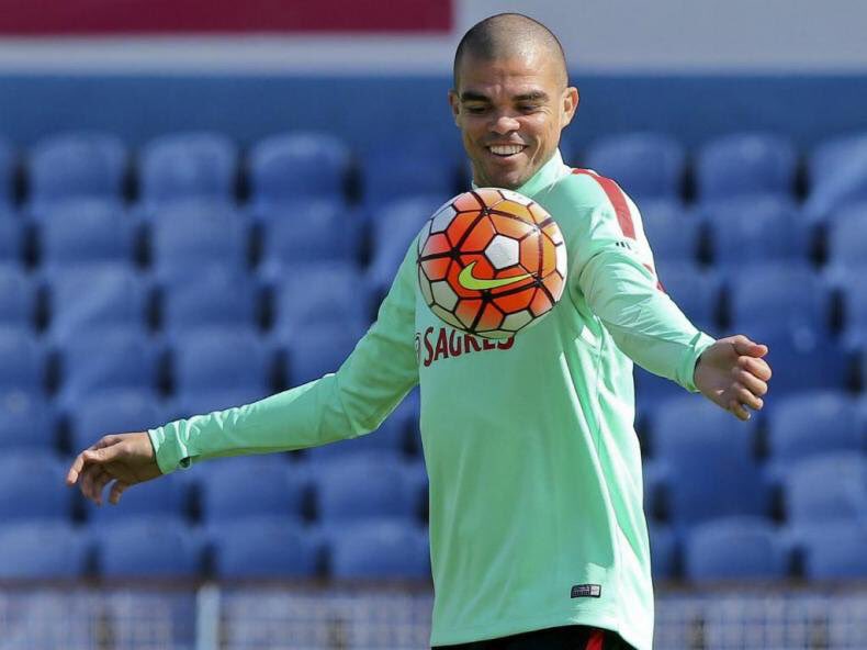 CeKNEIgW0AAmbqx.jpg:large