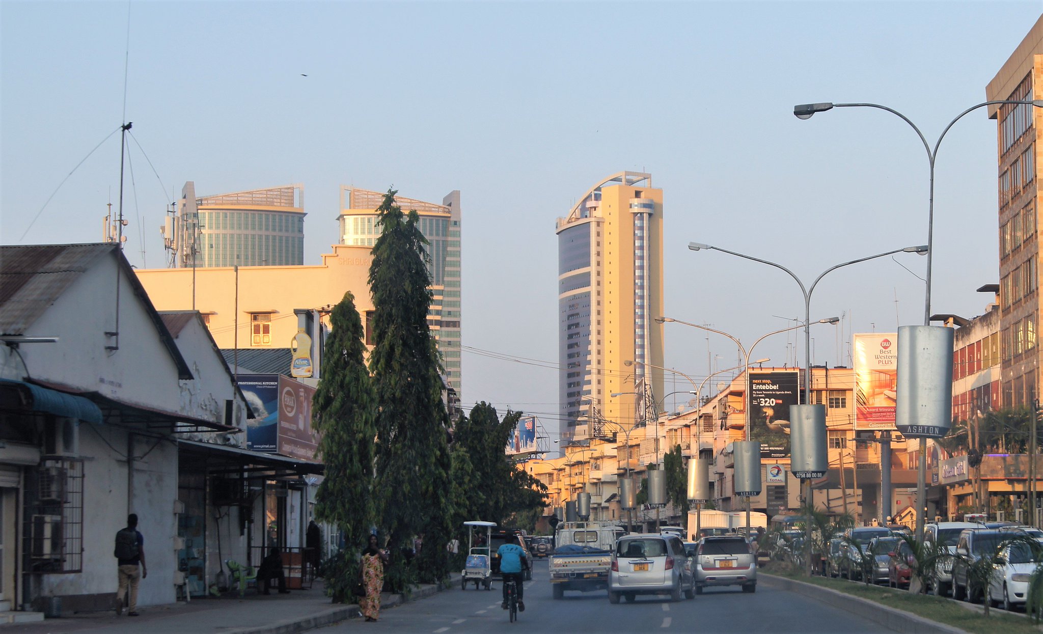 DWJ2rxqW0AMinOy.jpg:large