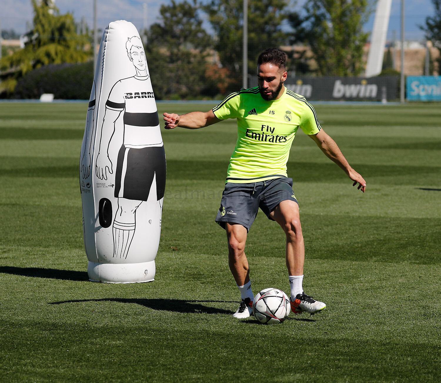 Cgzc71IWwAAlLDa.jpg:large