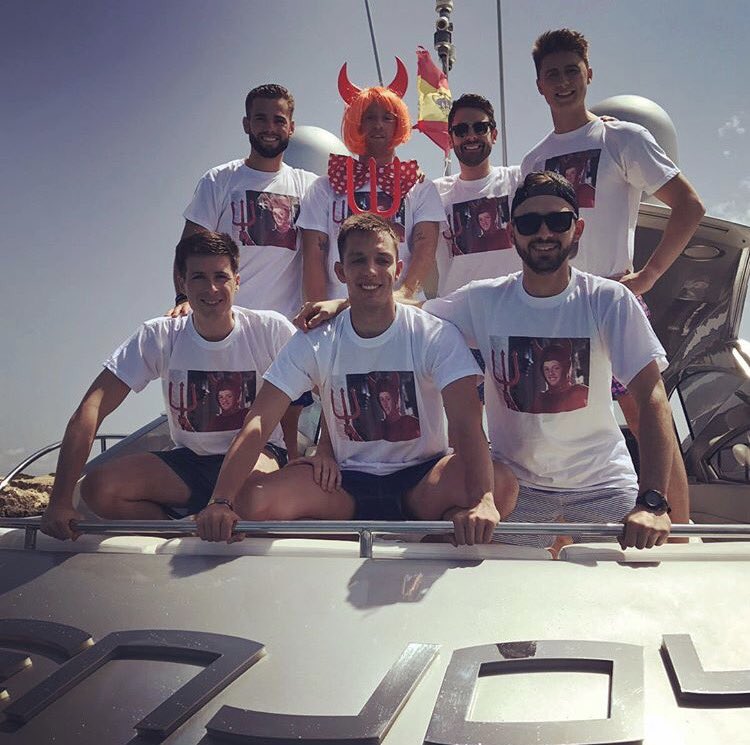 DDe7BcoXoAEy3lG.jpg