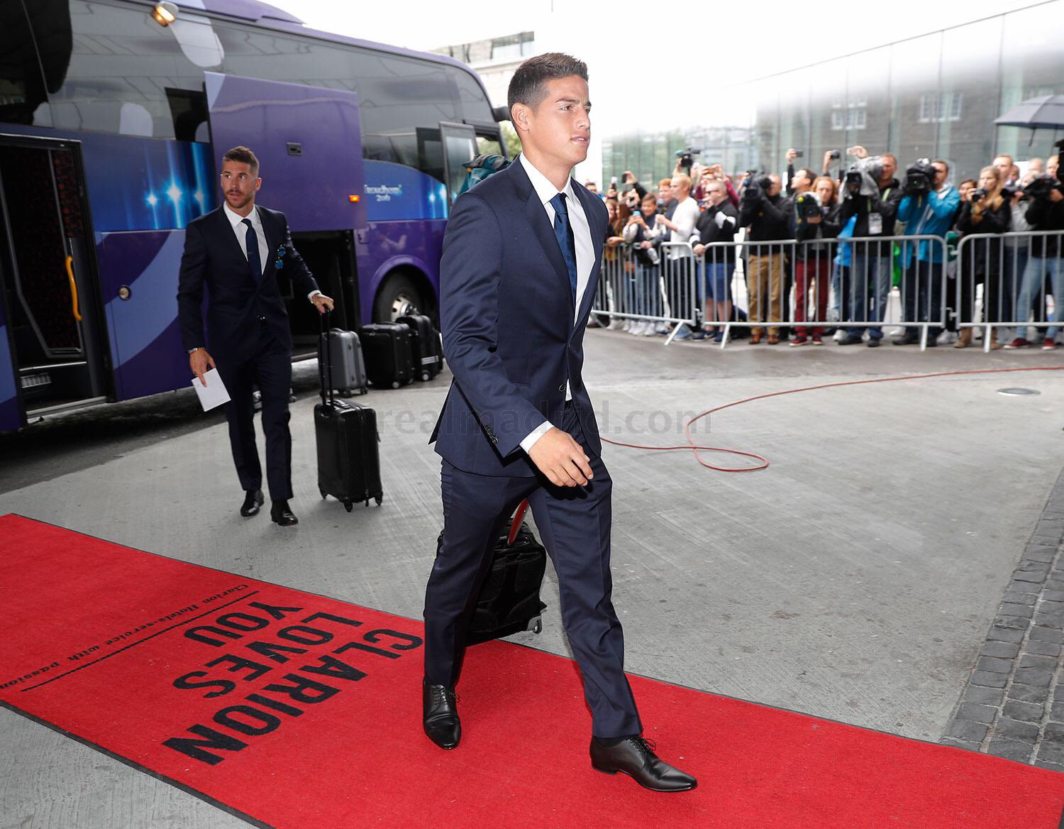 CpV0_nRWEAAp0Tw.jpg:large