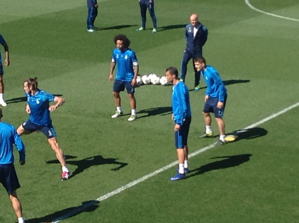 ChhbJeaWIAAL_hN.jpg:large