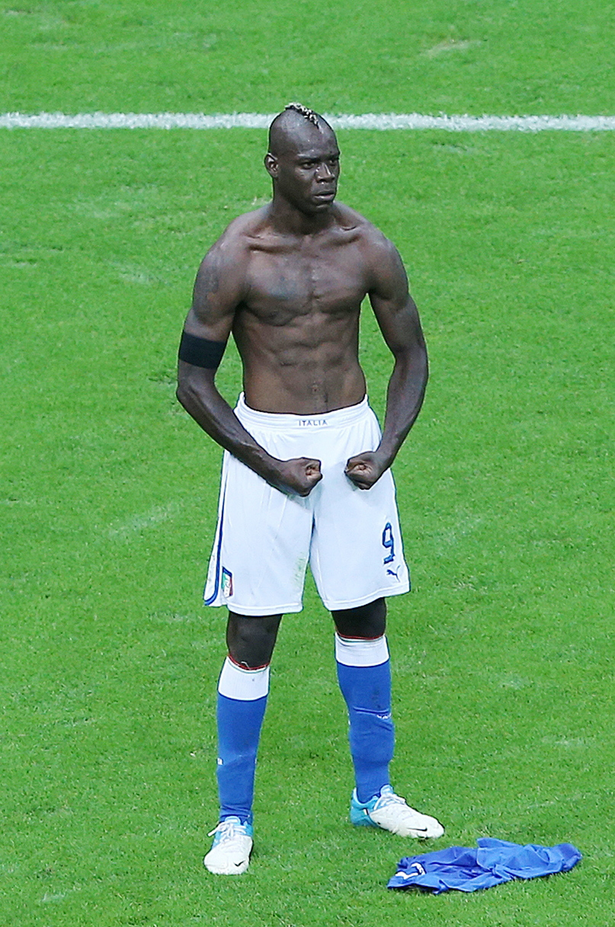 CS24861657Football+-+German.jpg