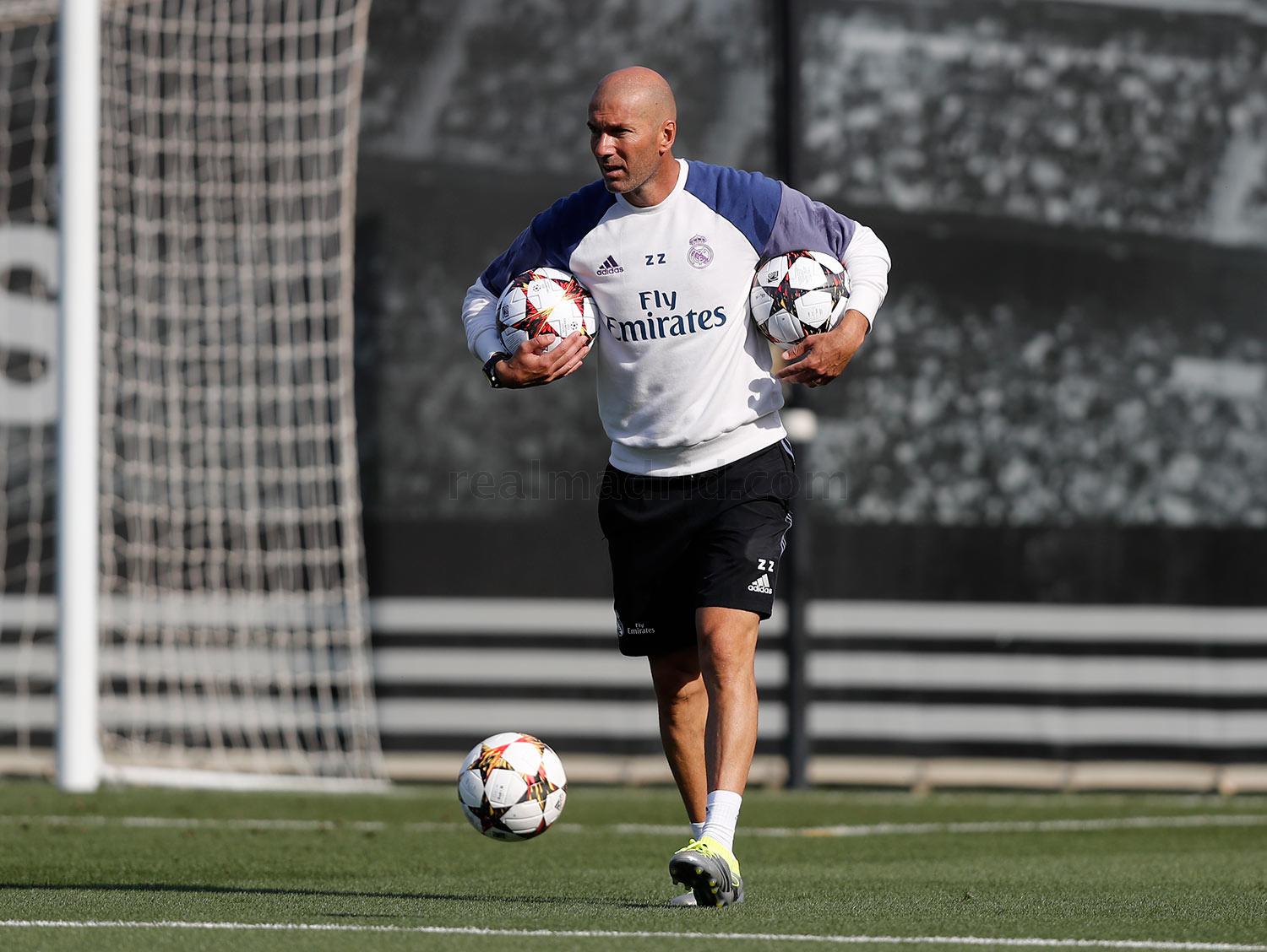 CrMrn59WgAAUJSE.jpg:large