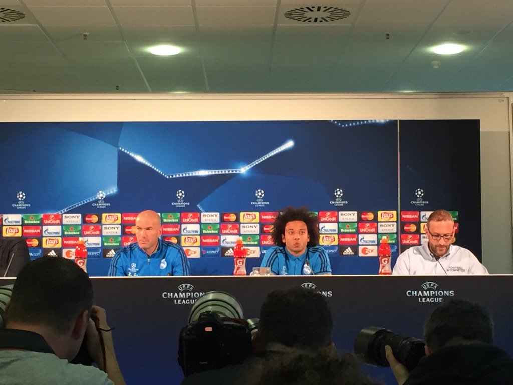 CfSttHyWIAApy_f.jpg:large