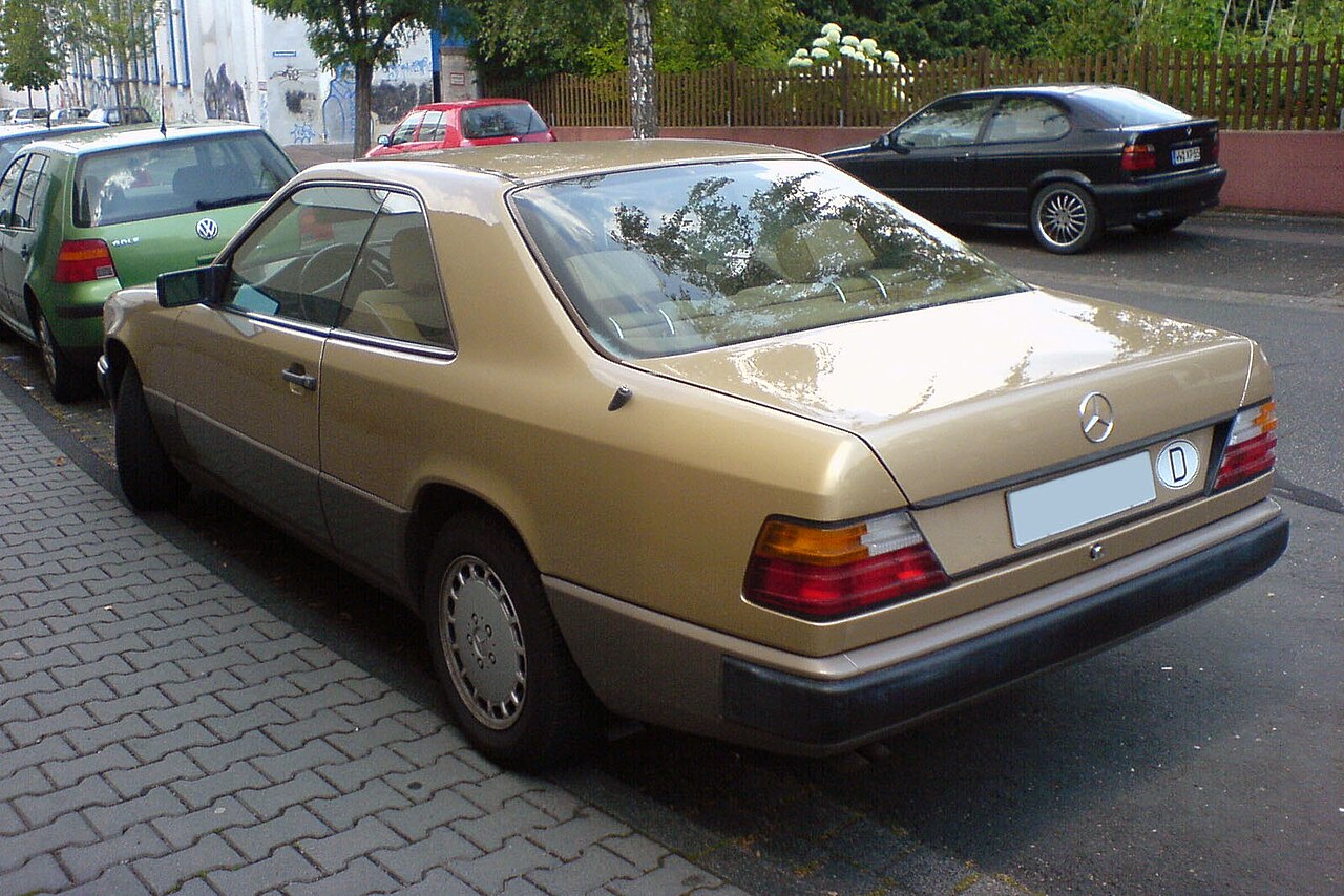 1280px-MB_W124_CE1.jpg