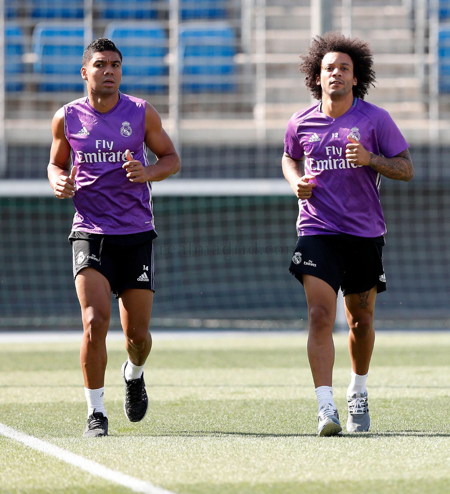 Cr1CIRQWIAAPqYM.jpg:large