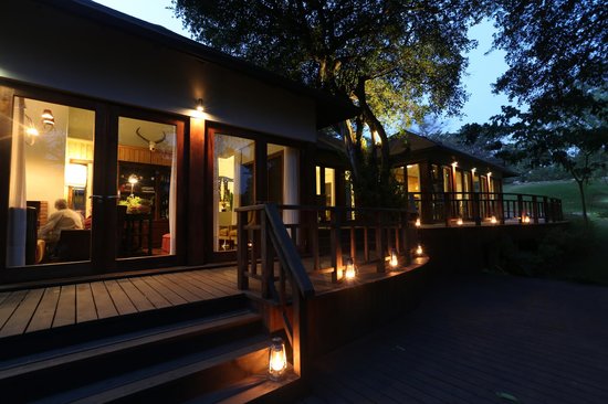 lake-duluti-lodge.jpg