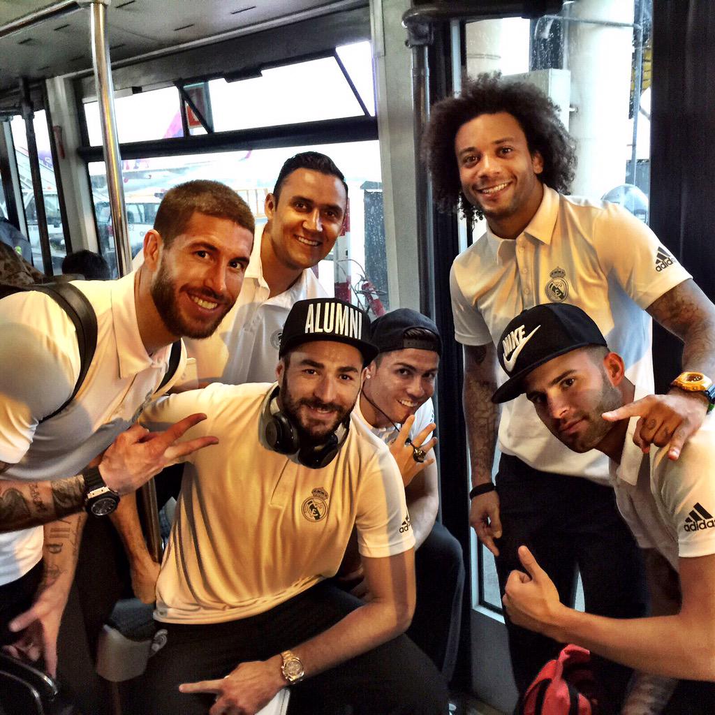 COuDMAtWwAAkJ2D.jpg:large