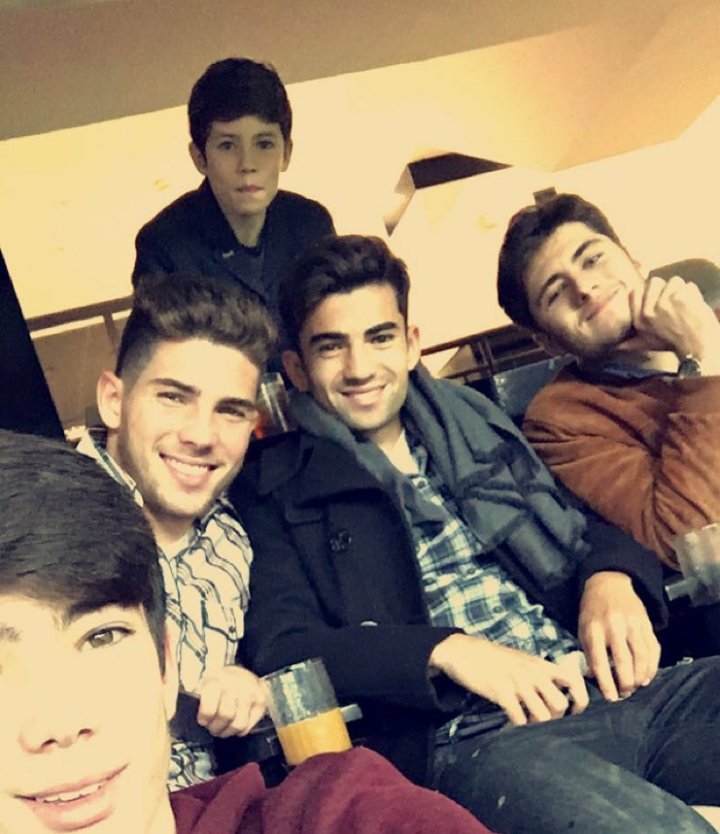 CaJfkLRWAAEFktC.jpg:large