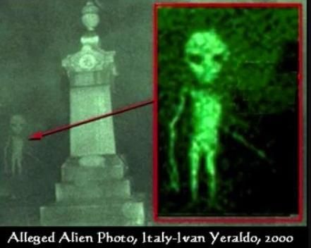 alienSaucerMen.jpg