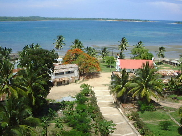 Mikindani_bay_from_boma.jpg