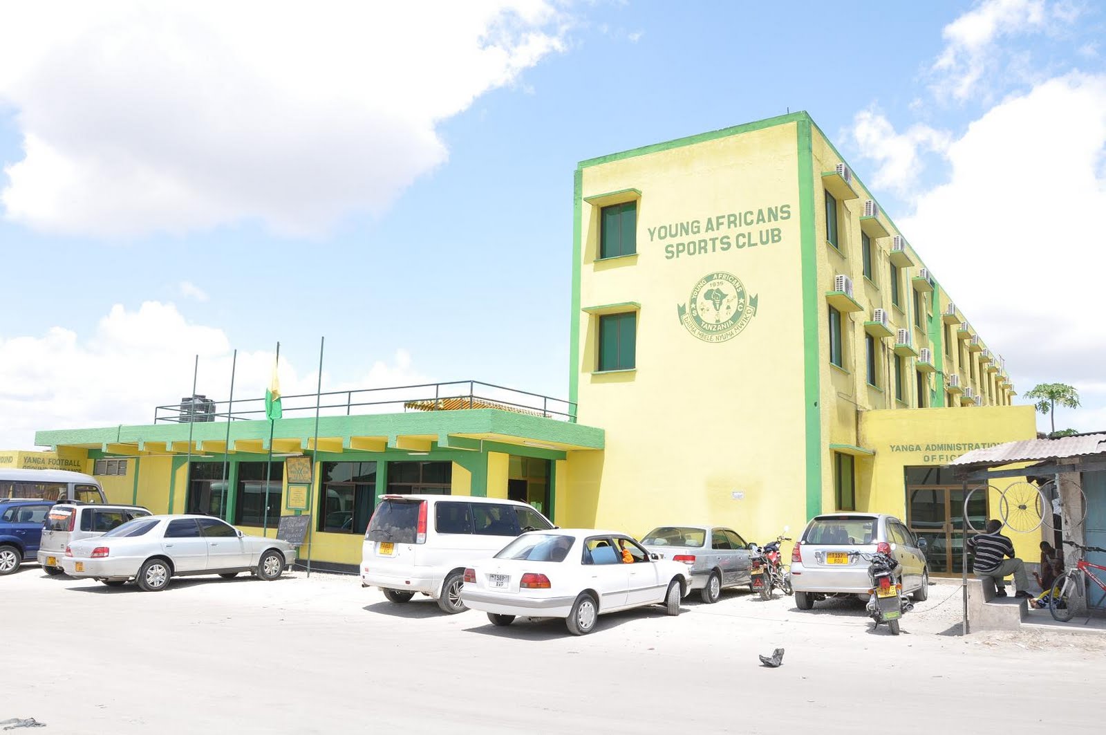 Yanga1-1.jpg