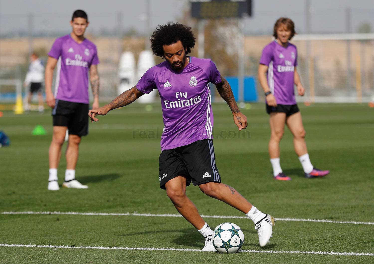 CwVz8siXEAESxHY.jpg:large